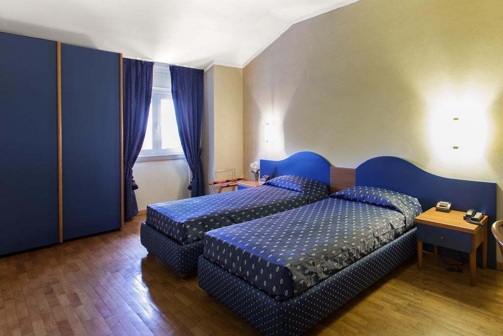 Hotel Gambara Room photo
