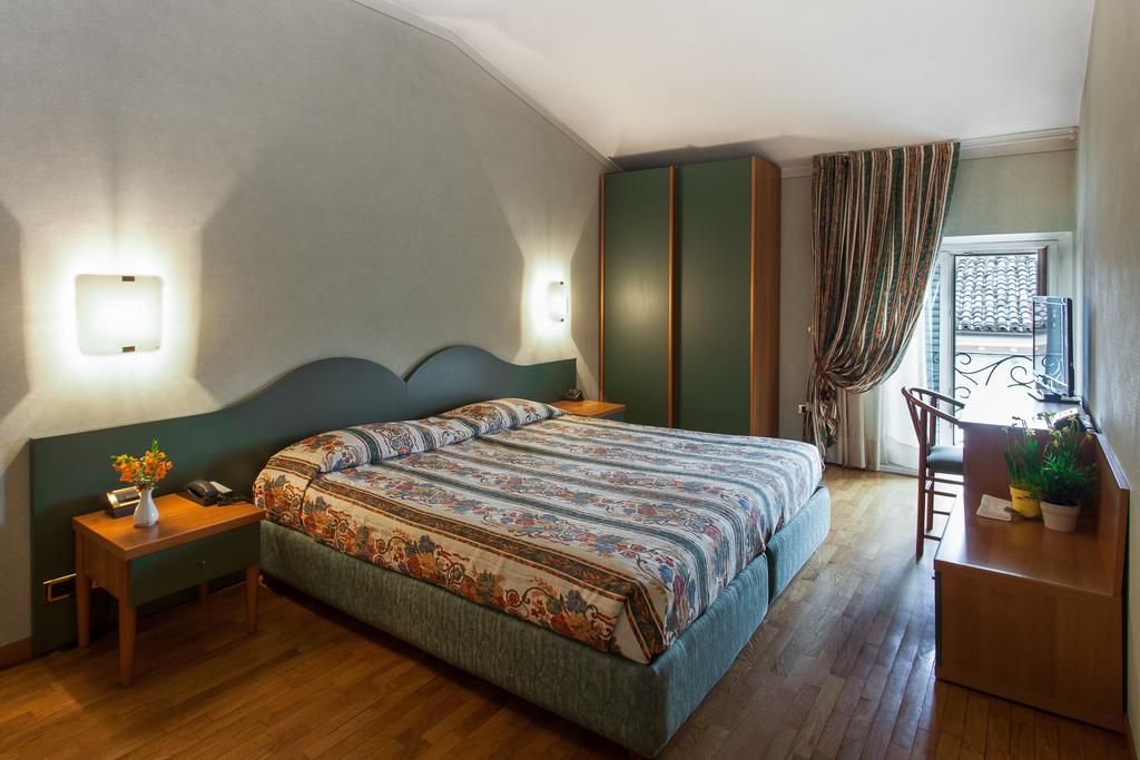 Hotel Gambara Room photo